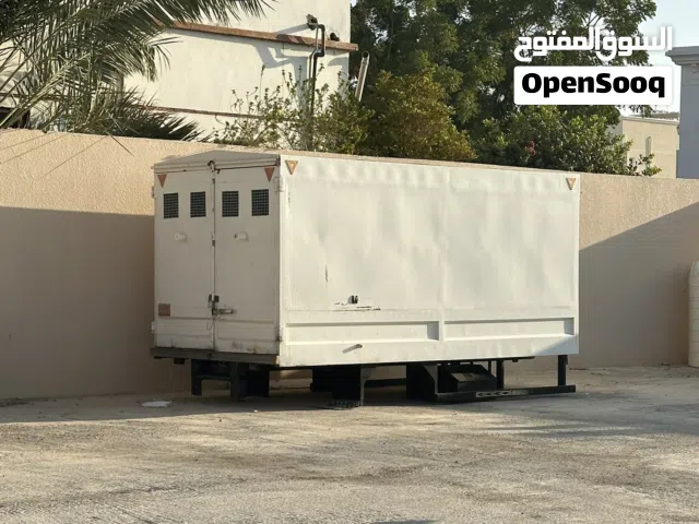 صندوق للبيع