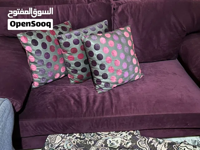 طقم كنب ثلاثيه وثنائيه ووحده مفرد وكمان وحده مفرد