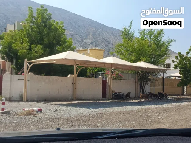 مظلة قماش راقي ممتازة شركة متخصصة  المقاس التقريبي 4,5×15متر سبب البيع الانتقال  السعر 750ريال