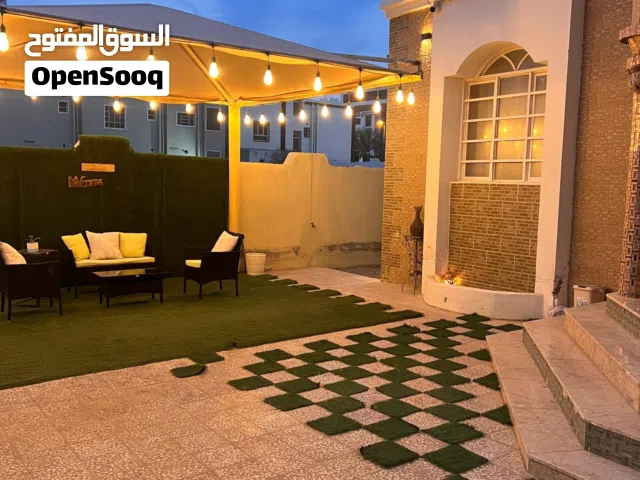 فيلا للبيع في المعبيله السابعه قريب من مشروع السلطان هيثم.