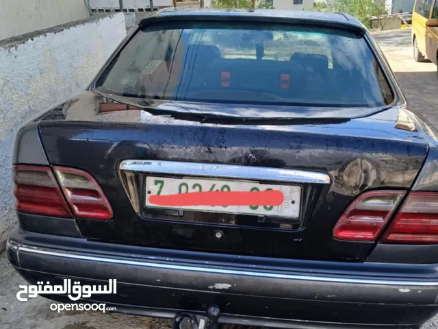 مرسيدس E270