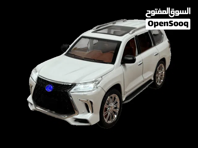 سيارة لكزس حديد حجم كبير مع إضاءة وصوت  لعبة ممتعة للأطفال