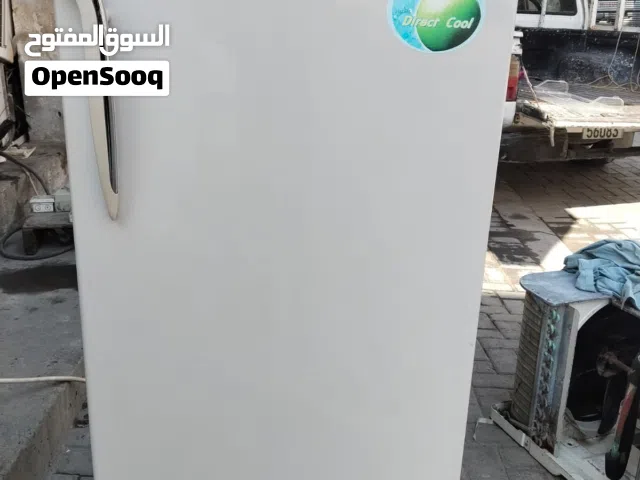Toshiba fridge medium size for sale good condition and working properly good with warranty