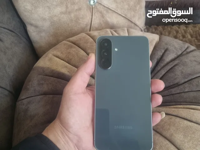 galaxy A56 5G مستعمل شهر شبه جديد 256 مساحه 8 RAM