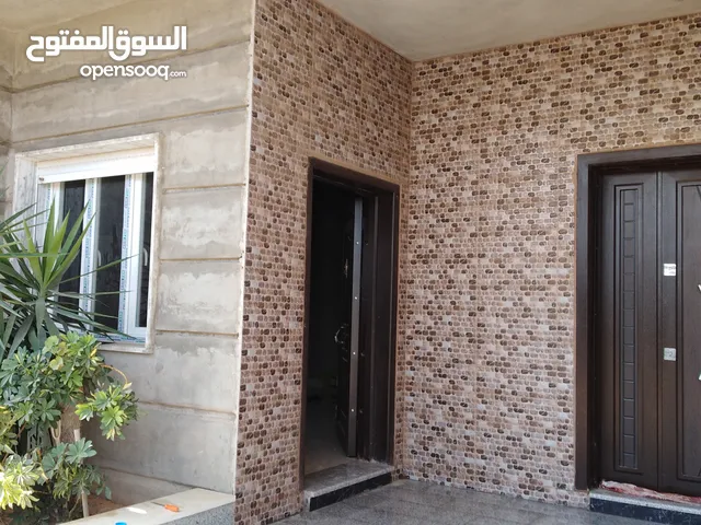270 m2 3 Bedrooms Townhouse for Sale in Tripoli Al-Kremiah
