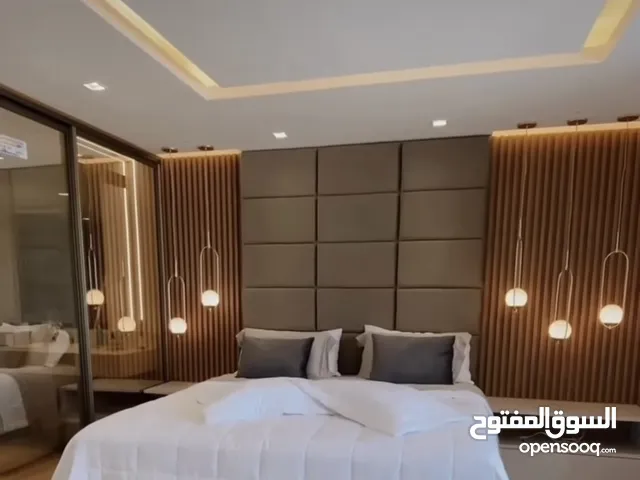 شقه للبيع في بوابه العراق 228م بنايه 18 vip