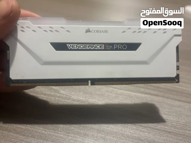 رام 16 gb من كورسير ddr4