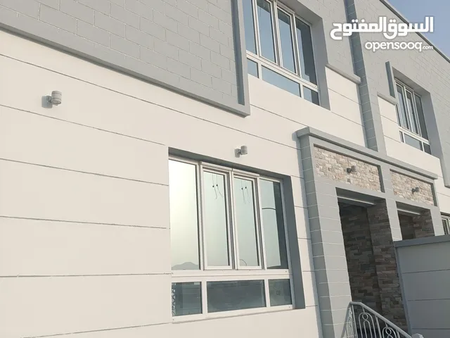 390 m2 4 Bedrooms Townhouse for Sale in Muscat Amerat