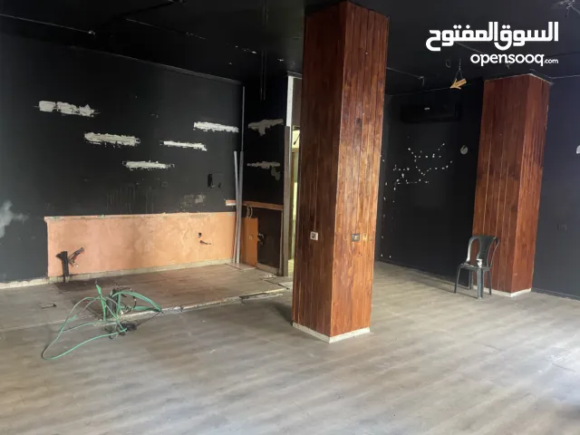 محلات للايجار مع المالك مباشرة عدد (2) في رام الله التحتا شارع الحسبة القديمة بجانب مخبز خلف، مساحة