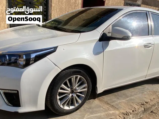 2016 تويوتا كورولا Exclusive
