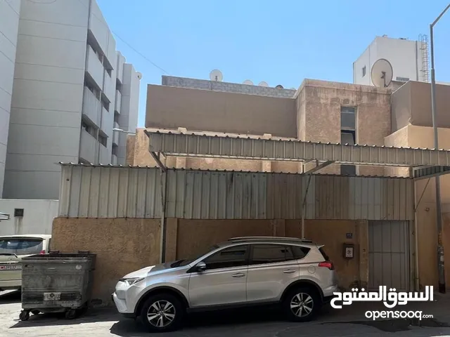 299 m2 3 Bedrooms Townhouse for Sale in Manama Umm Al Hassam