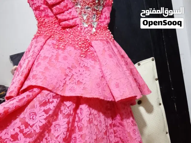 فستان سهره ملبوس لبسه وحده من المعرض