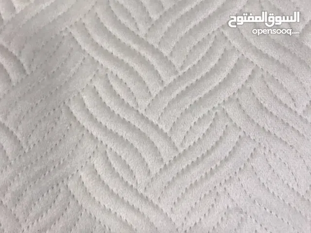 مخمل مطرز لتنجيد الكنب والفرشات