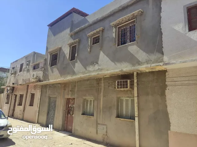 144 m2 5 Bedrooms Townhouse for Sale in Tripoli Ghut Shaal