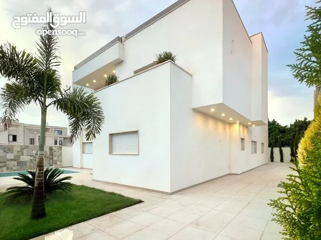 500 m2 More than 6 bedrooms Villa for Sale in Tripoli Al-Serraj