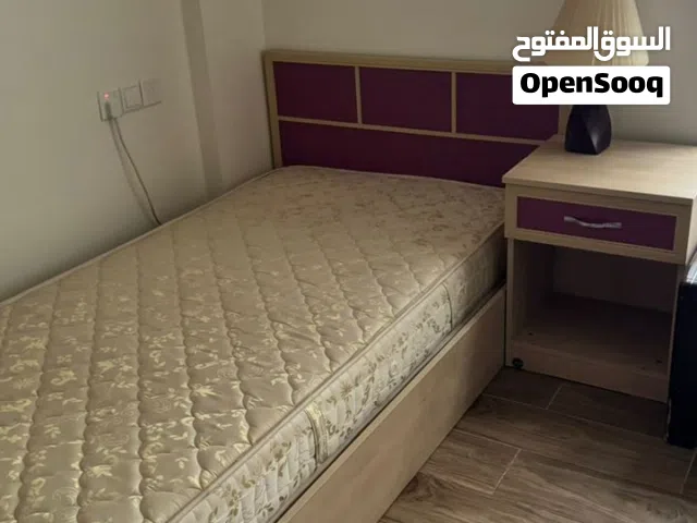 غرفة نوم مفرد مكونه من خمس قطع لون وردي مع الفرش مقاس متر