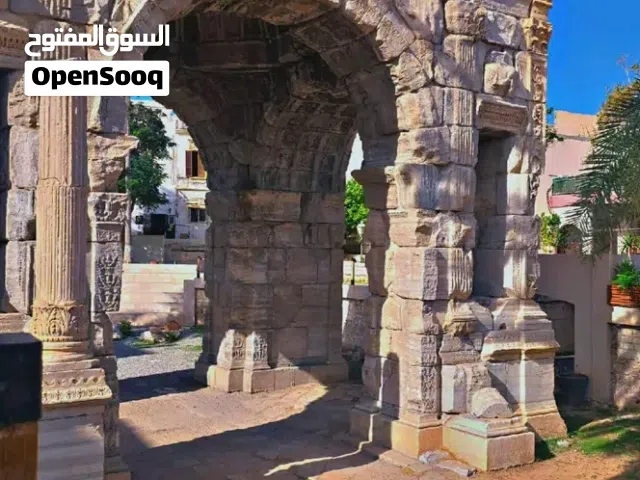 السلام عليكم ورحمة الله وبركاته،  **العرض الجديد:** محل تجاري للإيجار في موقع مميز وسط محلات السفر و