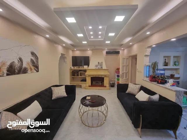 218 m2 4 Bedrooms Apartments for Sale in Amman Deir Ghbar