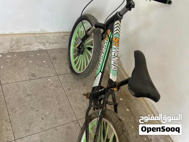 دراجه هوائية استعمال خفيف عيبها الوحيد تبي شكلاته نوع بي ام اكس