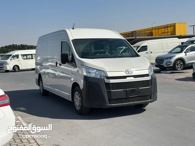 HI ROOF VAN TOYOTA HIACE (2020)