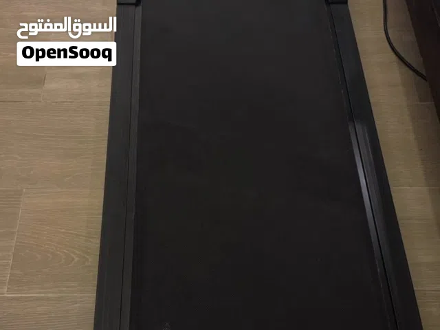 جهاز رياضي للمشي أو الجري في الأماكن المغلقة flat