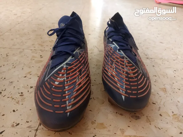 42.5 Sport Shoes in Madaba