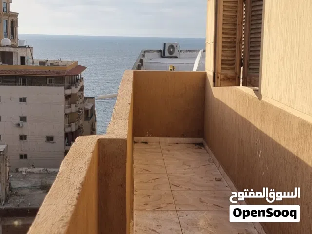 شقه للبيع تالت نمره من البحر في ميامي