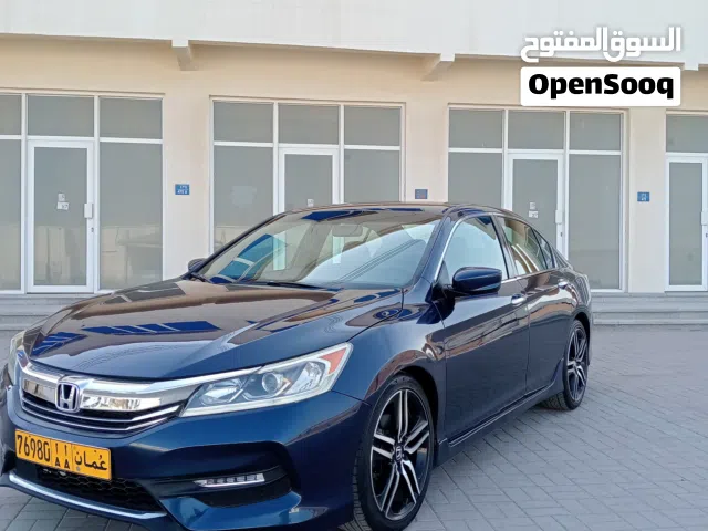 2016 هوندا اكورد LX