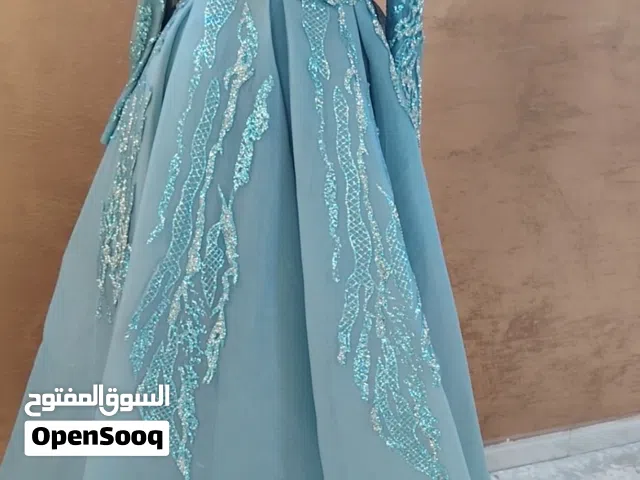 اثواب للايجار