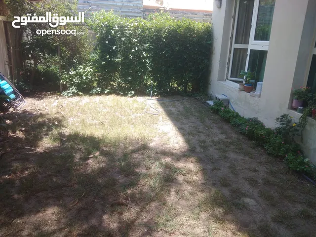Apartments fully furnished with private Garden