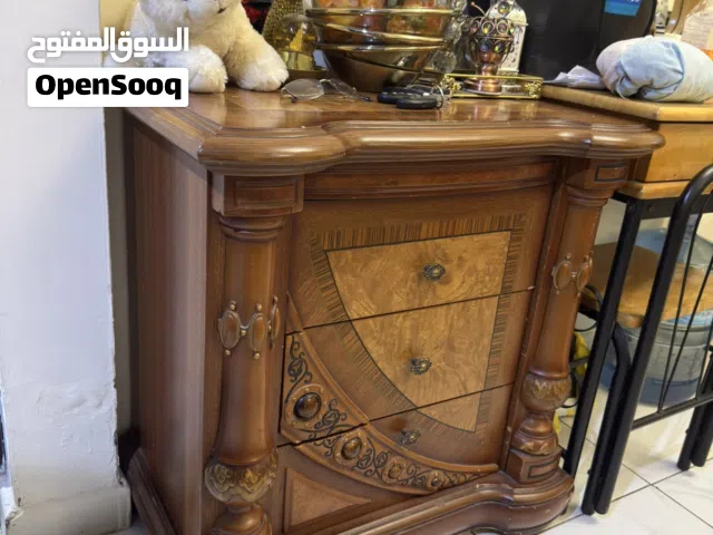 كوميدينو خشب محلي