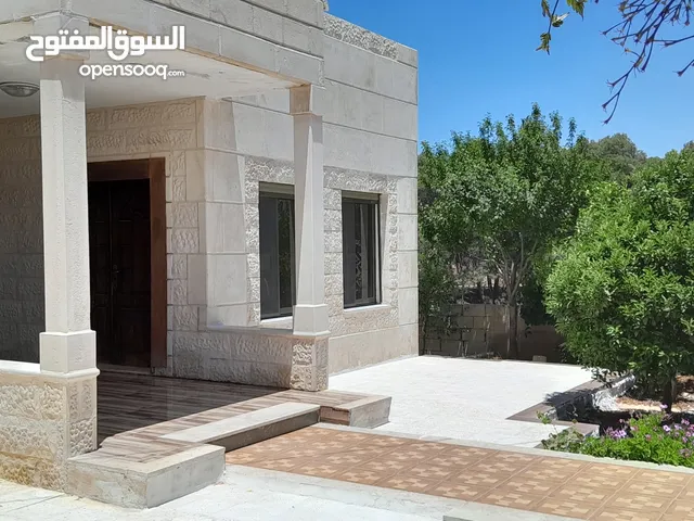 240 m2 3 Bedrooms Townhouse for Sale in Amman Naour