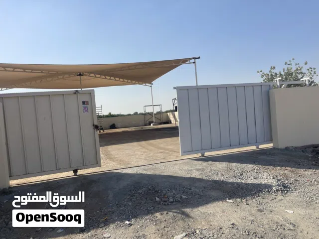 باركن لشاحنات والمعدات والسيارات والمقطورات