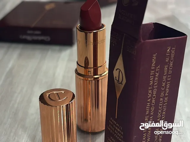 مكياج( شارلوت تلبري) جديد وكميه محدودة