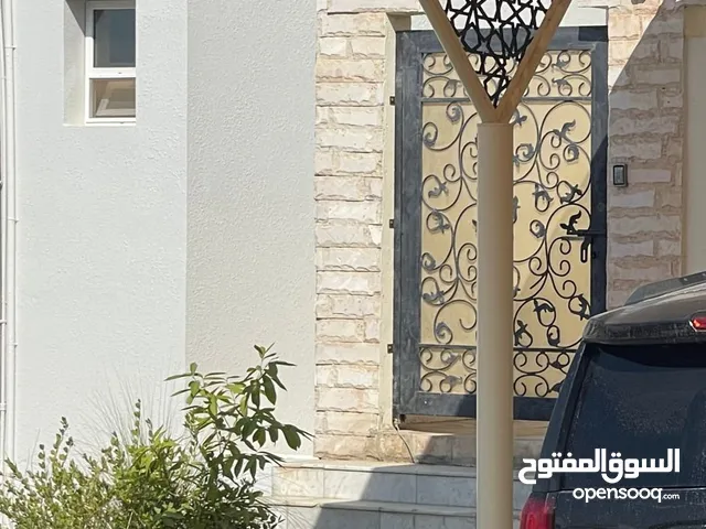 110 m2 3 Bedrooms Apartments for Rent in Muscat Seeb