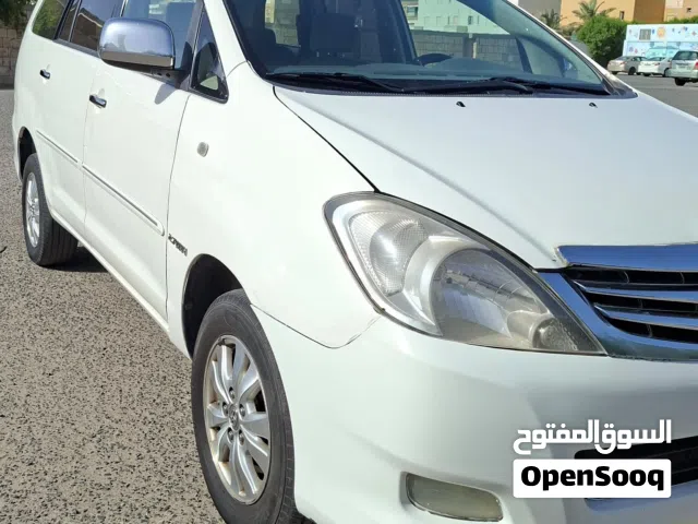 تويوتا انوفا 2010 بيج مستعملة بحالة جيدة مع تأمين إلزامي ونظام تكييف