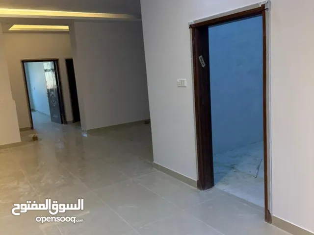 شقة فاخره جديده للبيع في افضل مناطق حده