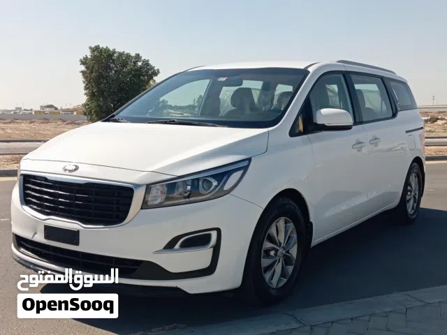 Used Kia Carnival in Sharjah