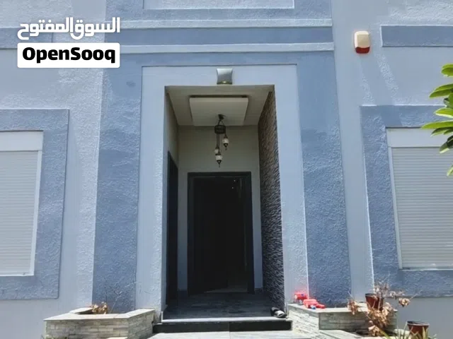 فيلا راقية للإيجار في المعبيلة الثامنة. Elegant Villa for Rent in Al Maabilah 8