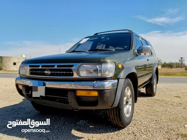 Nissan Pathfinder Standard in Tripoli