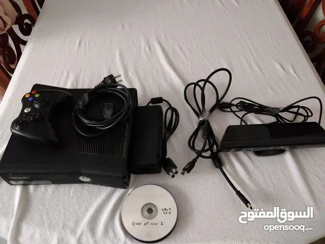 -اكس بوكس XBOX 360 للبيع مستعمل استعمال خفيف مع العاب منسوخة على اقراص-اقرأ الوصف