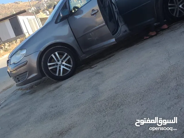 Used Volkswagen Touran in Tubas