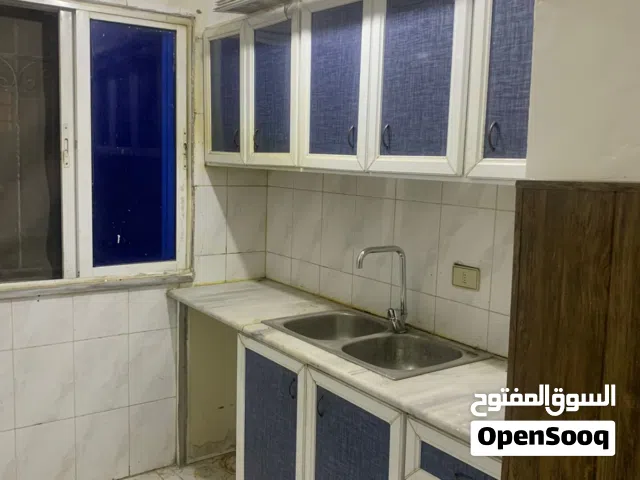 شقة للايجار ومكتب مفروش للإيجار شارع الحصن فوق بنك الاتحاد سابقا  والشقة  شرق مدارس دار العلوم