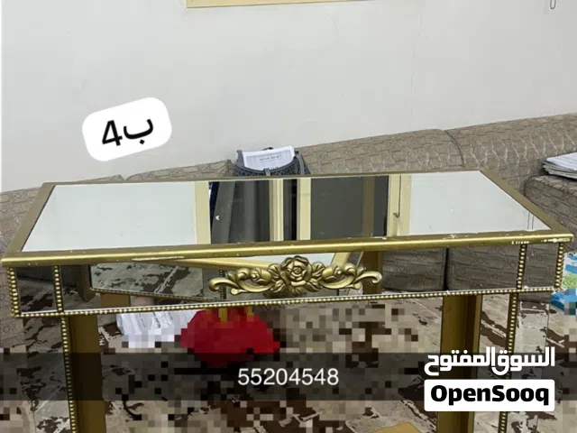 طاولات للبيع