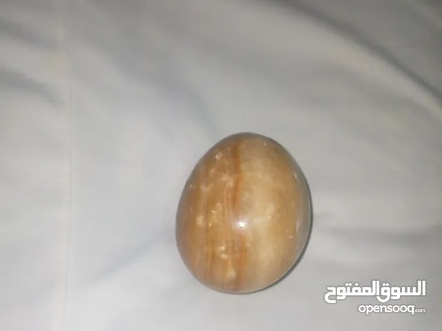 حجر على شكل بيضة