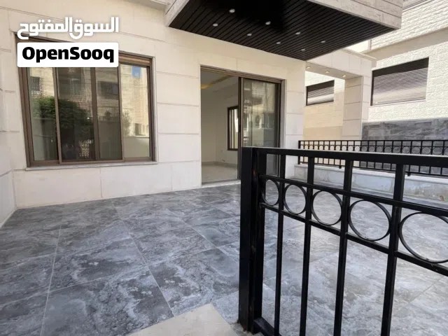 ارضية مع ترس في ضاحية الياسمين بالقرب من حي الصحابة