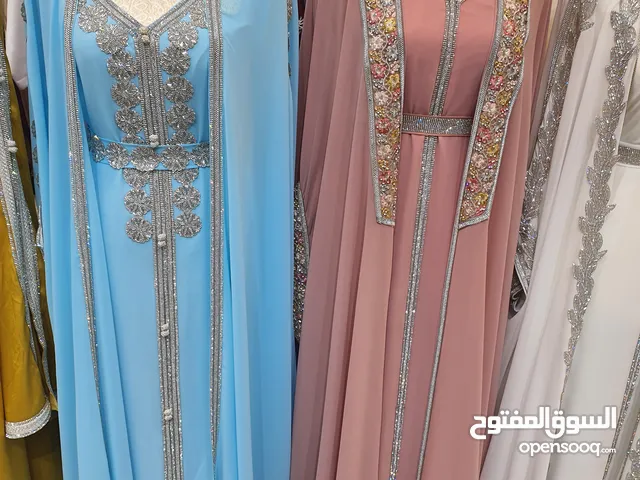 قفاطين وعبايات