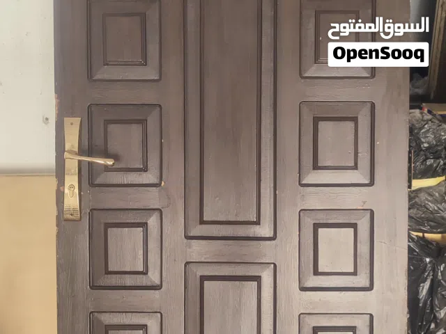 باب خشب مستعمل