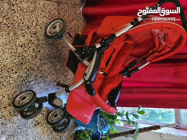 عربة طفل نوعية جيدة استخدام قليل جدا