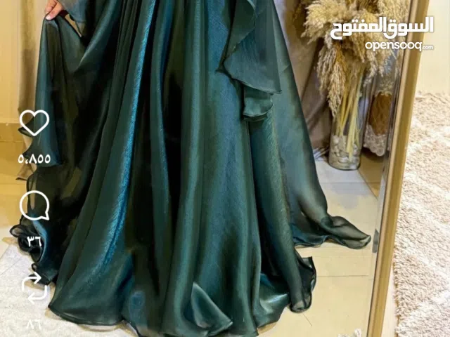 فستان خطبة او سهرة للبيع